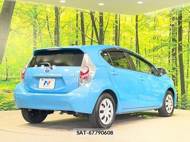 Toyota AQUA 2013-04 8244599-14