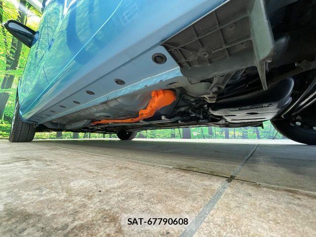 Toyota AQUA 2013-04 8244599-19