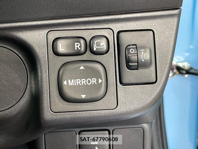 Toyota AQUA 2013-04 8244599-4