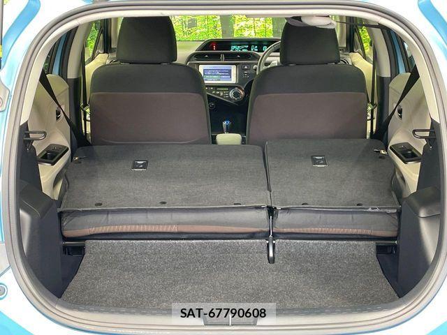 Toyota AQUA 2013-04 8244599-7