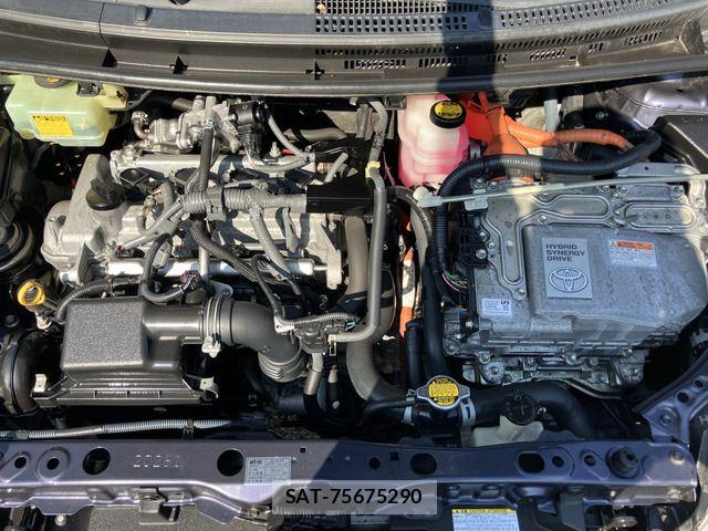 Toyota AQUA 2015-07 8244609-9