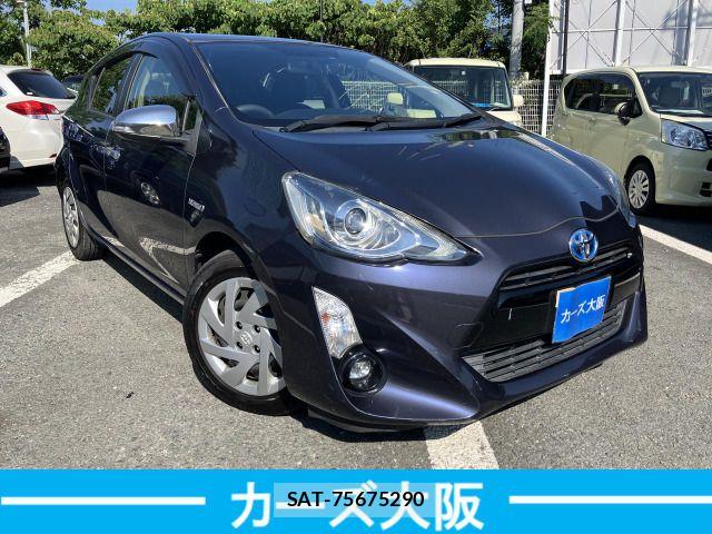 Toyota AQUA 2015-07 8244609-1