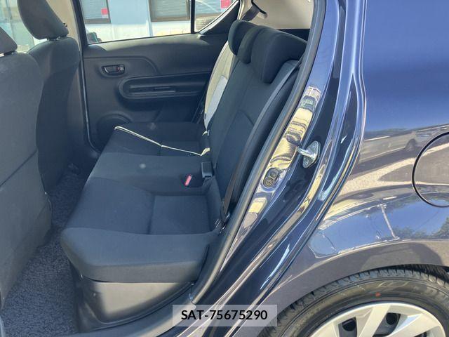 Toyota AQUA 2015-07 8244609-4