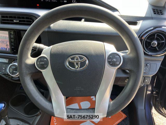Toyota AQUA 2015-07 8244609-6
