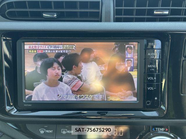 Toyota AQUA 2015-07 8244609-7