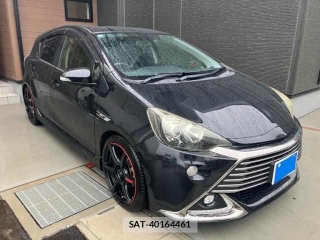 Toyota AQUA 2015-03 8244602-0