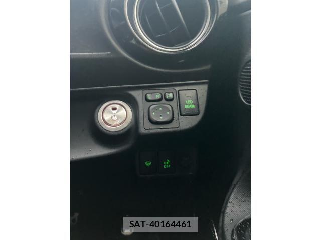 Toyota AQUA 2015-03 8244602-22