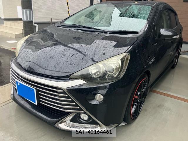Toyota AQUA 2015-03 8244602-1
