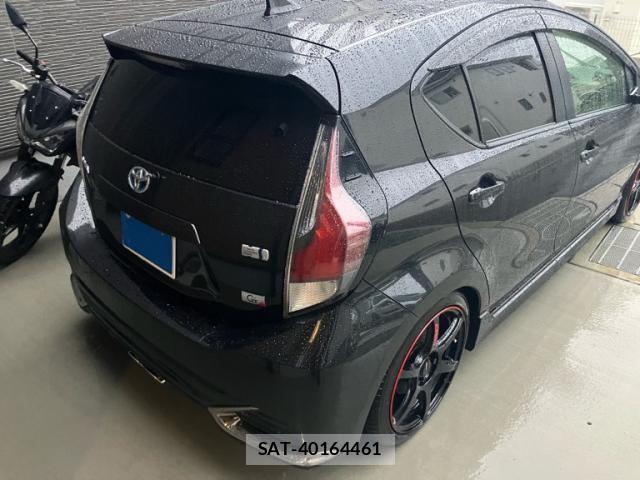 Toyota AQUA 2015-03 8244602-2
