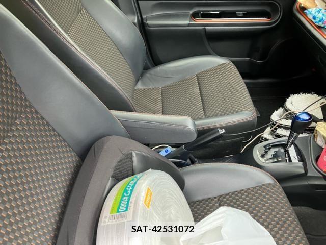 Toyota AQUA 2016-12 8244601-14