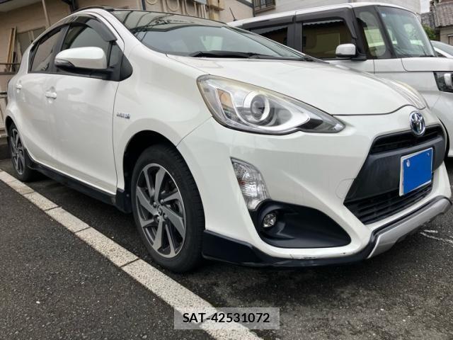 Toyota AQUA 2016-12 8244601-2