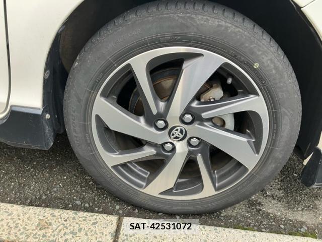 Toyota AQUA 2016-12 8244601-6