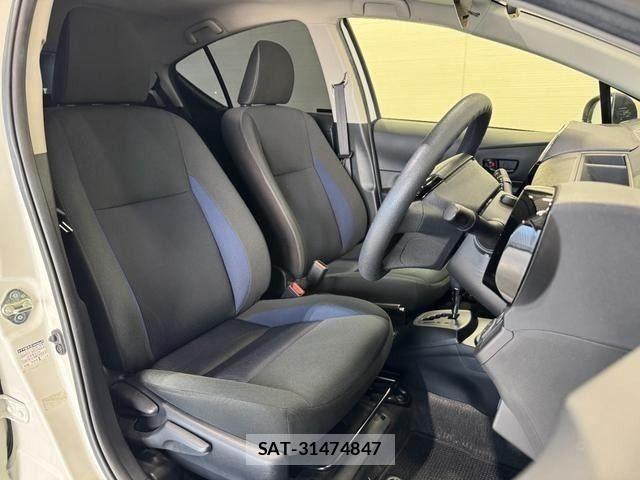 Toyota AQUA 2018-11 8244594-9