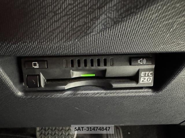 Toyota AQUA 2018-11 8244594-26
