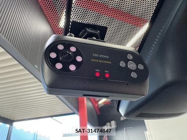Toyota AQUA 2018-11 8244594-27