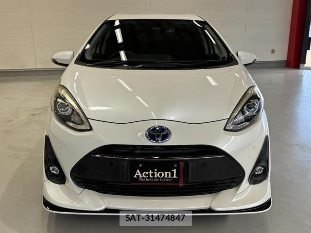 Toyota AQUA 2018-11 8244594-2