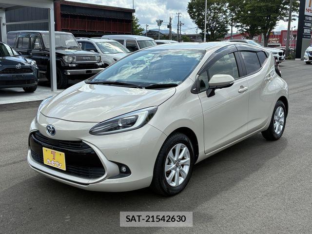 Toyota AQUA 2022-06 8244588-12