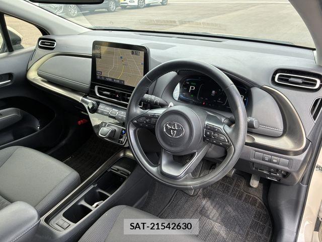 Toyota AQUA 2022-06 8244588-13