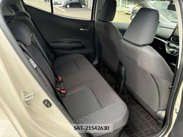 Toyota AQUA 2022-06 8244588-16