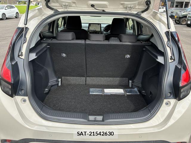Toyota AQUA 2022-06 8244588-22