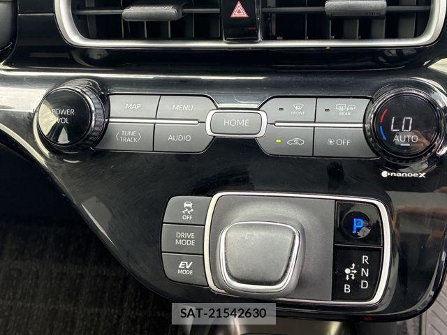 Toyota AQUA 2022-06 8244588-27