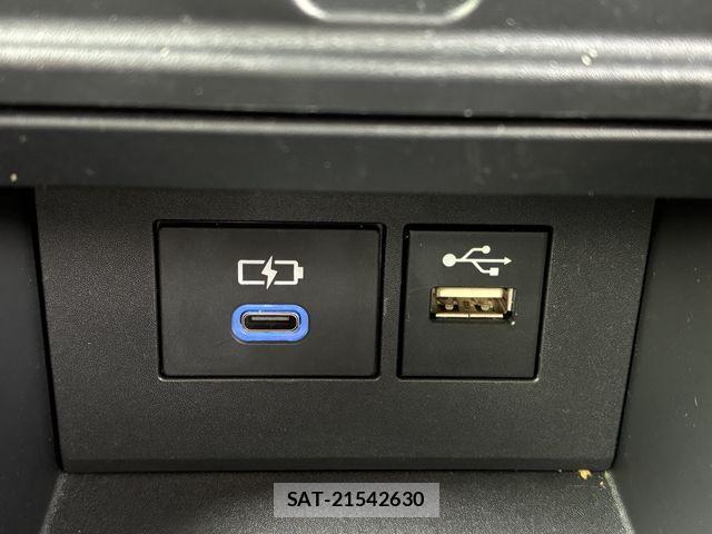 Toyota AQUA 2022-06 8244588-29