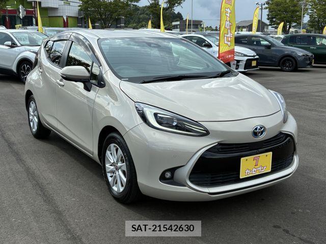 Toyota AQUA 2022-06 8244588-6