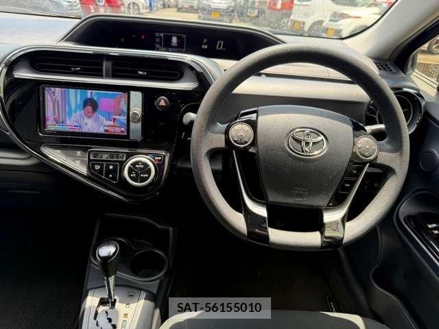 Toyota AQUA 2018-11 8244595-13