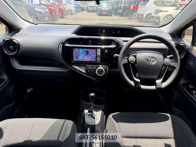 Toyota AQUA 2018-11 8244595-1