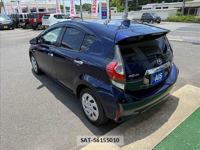 Toyota AQUA 2018-11 8244595-2