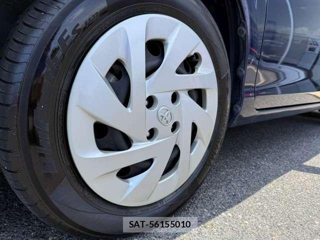Toyota AQUA 2018-11 8244595-4