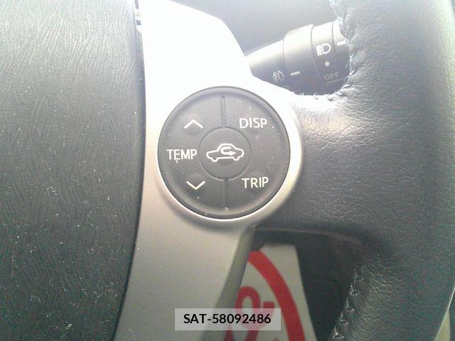 Toyota AQUA 2012-09 8244612-12