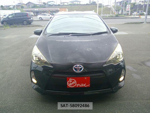 Toyota AQUA 2012-09 8244612-5