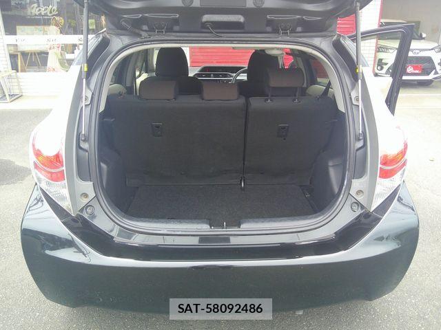 Toyota AQUA 2012-09 8244612-7