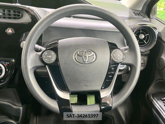 Toyota AQUA 2017-12 8244593-10