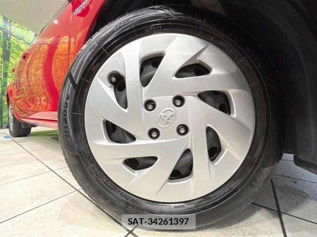 Toyota AQUA 2017-12 8244593-12