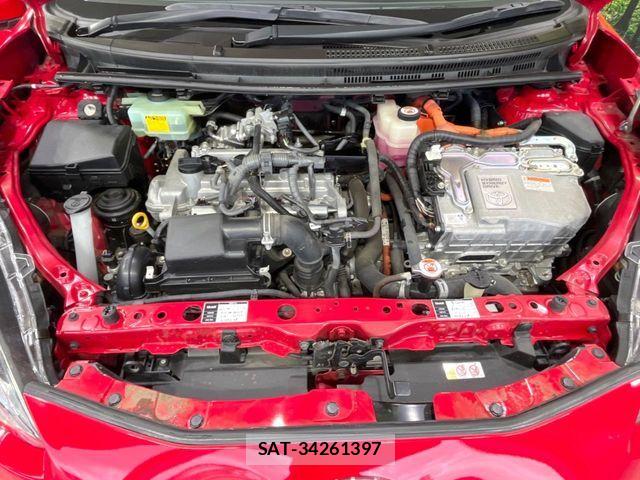 Toyota AQUA 2017-12 8244593-17