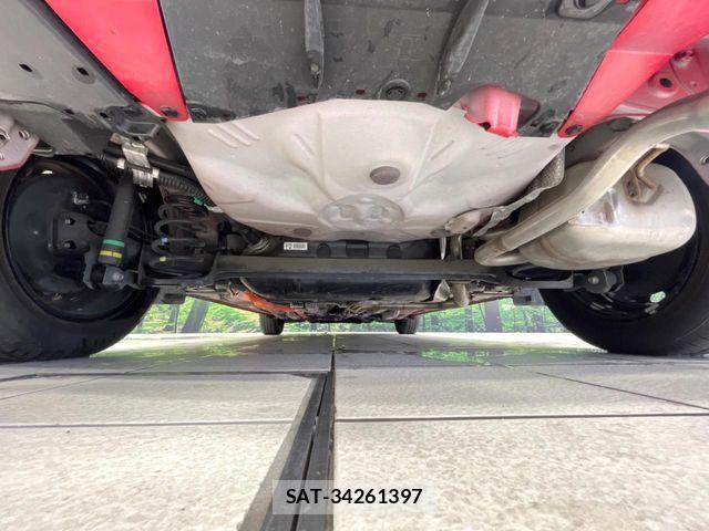 Toyota AQUA 2017-12 8244593-18