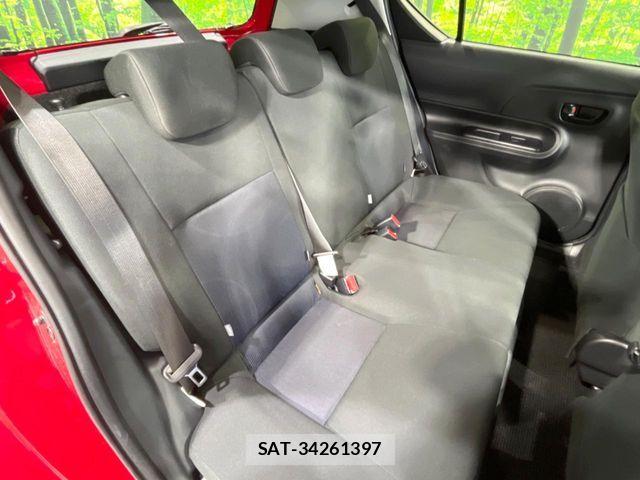 Toyota AQUA 2017-12 8244593-8