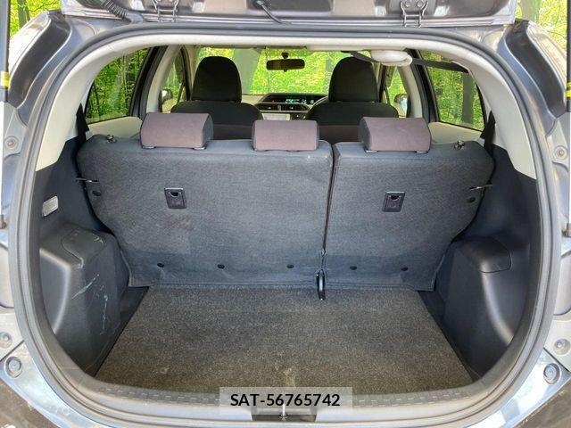 Toyota AQUA 2013-09 8244605-9