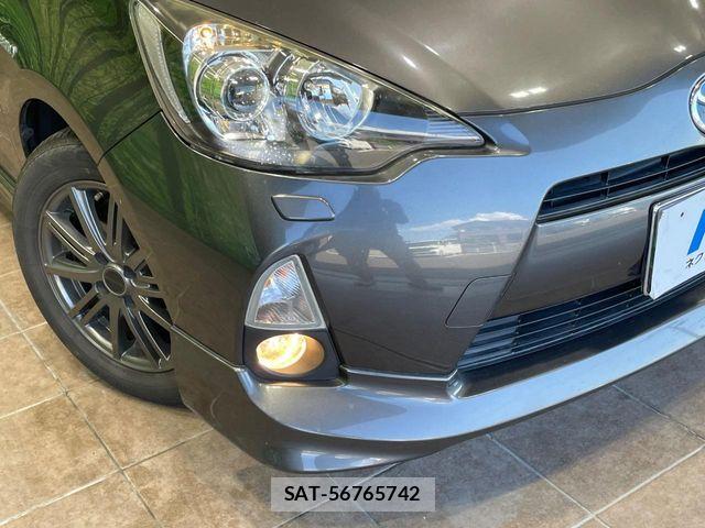 Toyota AQUA 2013-09 8244605-11