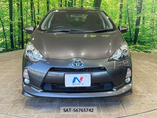 Toyota AQUA 2013-09 8244605-13