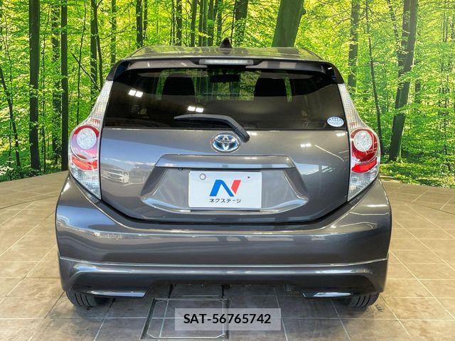Toyota AQUA 2013-09 8244605-14