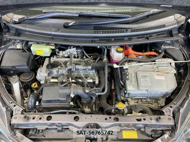 Toyota AQUA 2013-09 8244605-17