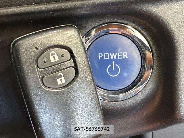 Toyota AQUA 2013-09 8244605-4