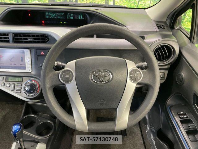 Toyota AQUA 2013-08 8244604-10