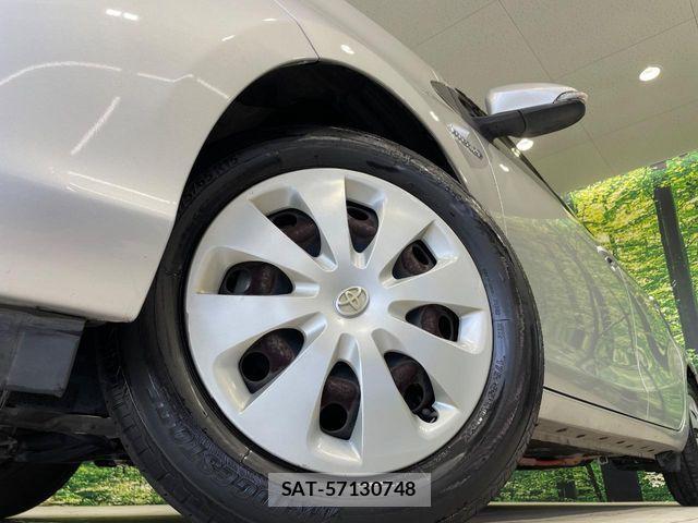 Toyota AQUA 2013-08 8244604-12