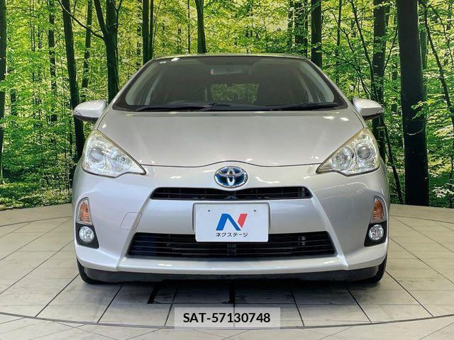 Toyota AQUA 2013-08 8244604-13