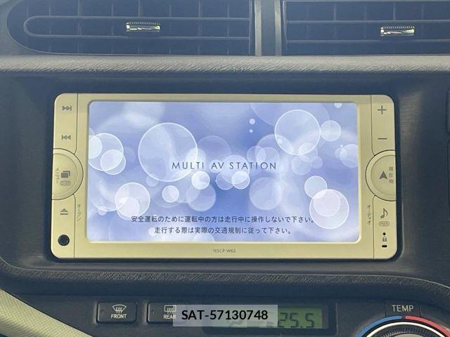 Toyota AQUA 2013-08 8244604-2
