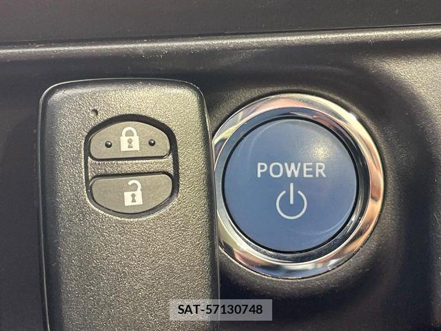Toyota AQUA 2013-08 8244604-5